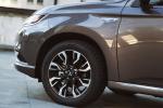 Mitsubishi Outlander PHEV 2017 года (NA)